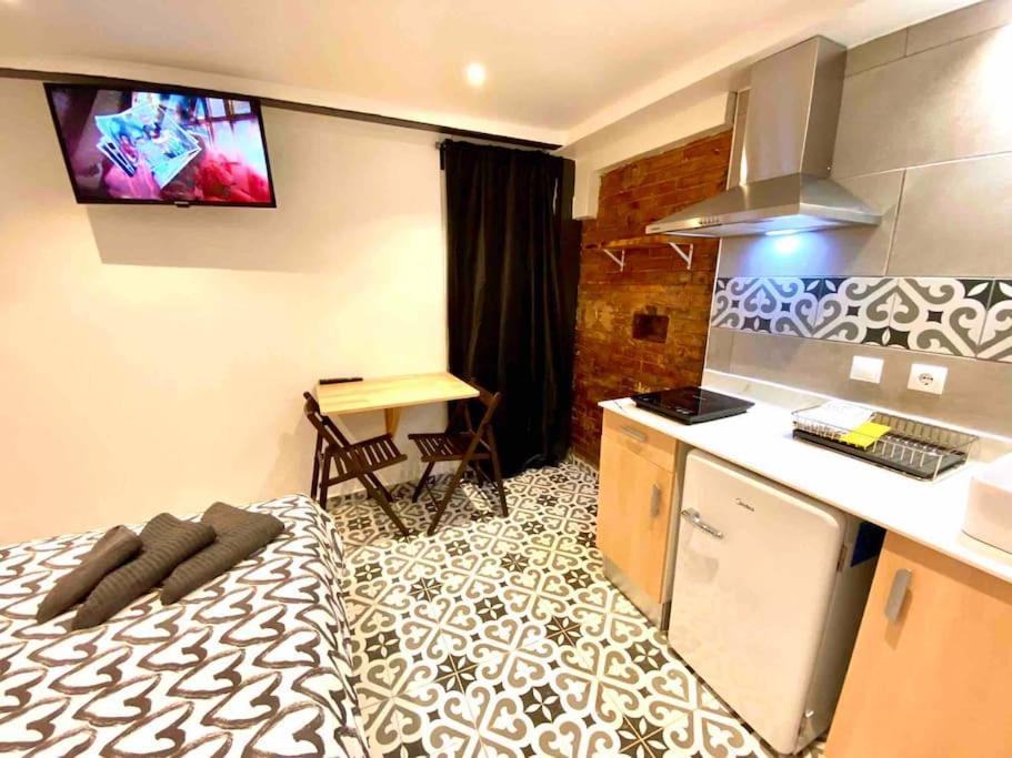 Appartement B4 Estudio Nuevo! Cocina Y Bano Privado! A 1 Calle Del Metro Barcelone