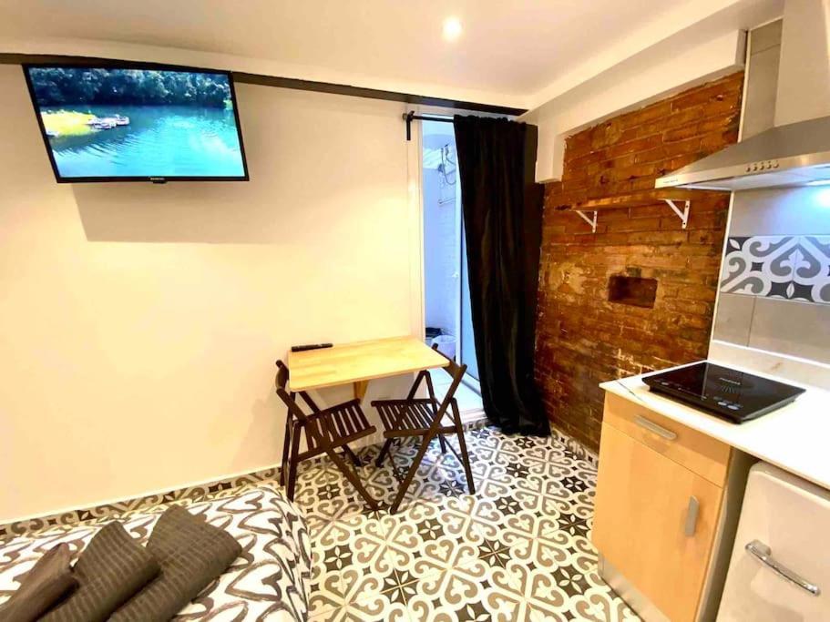 B4 Estudio Nuevo! Cocina Y Bano Privado! A 1 Calle Del Metro Appartement Barcelone
